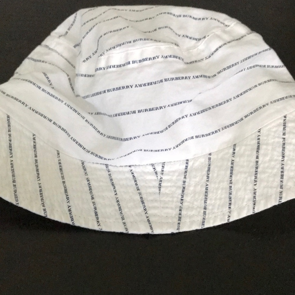 Burberry sun hat